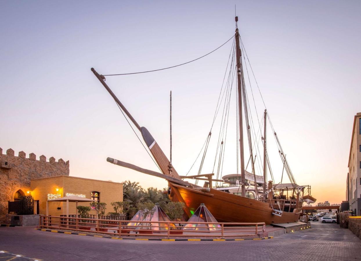 Radisson Blu Hotel, Kuwait Κουβέιτ Εξωτερικό φωτογραφία The traditional dhow