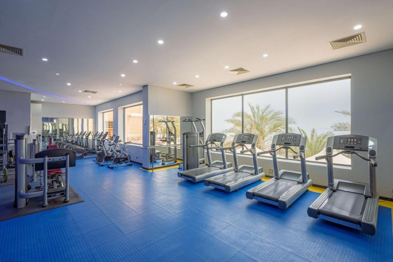 Radisson Blu Hotel, Kuwait Κουβέιτ Εξωτερικό φωτογραφία The gym at the hotel