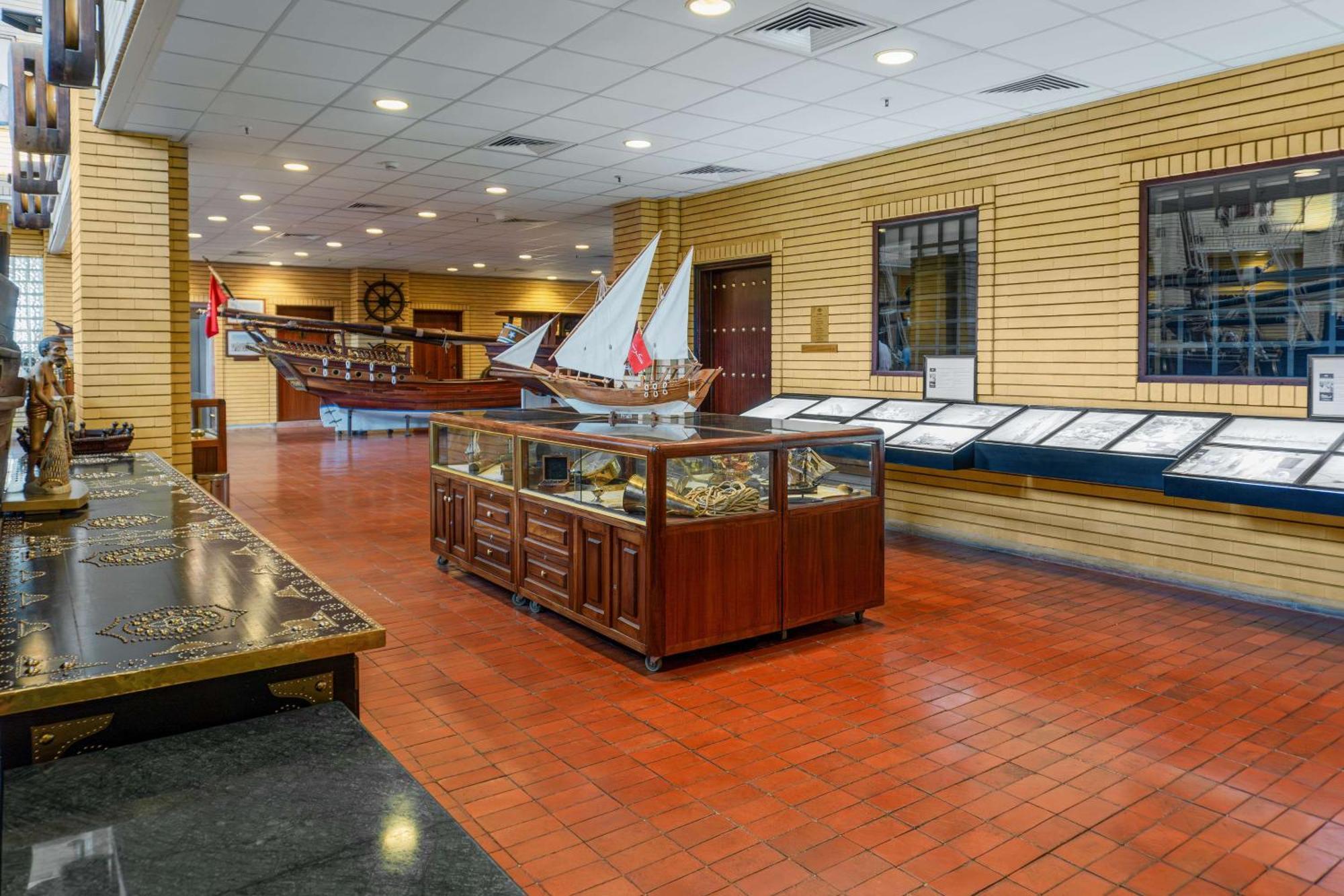 Radisson Blu Hotel, Kuwait Κουβέιτ Εξωτερικό φωτογραφία The interior of the museum